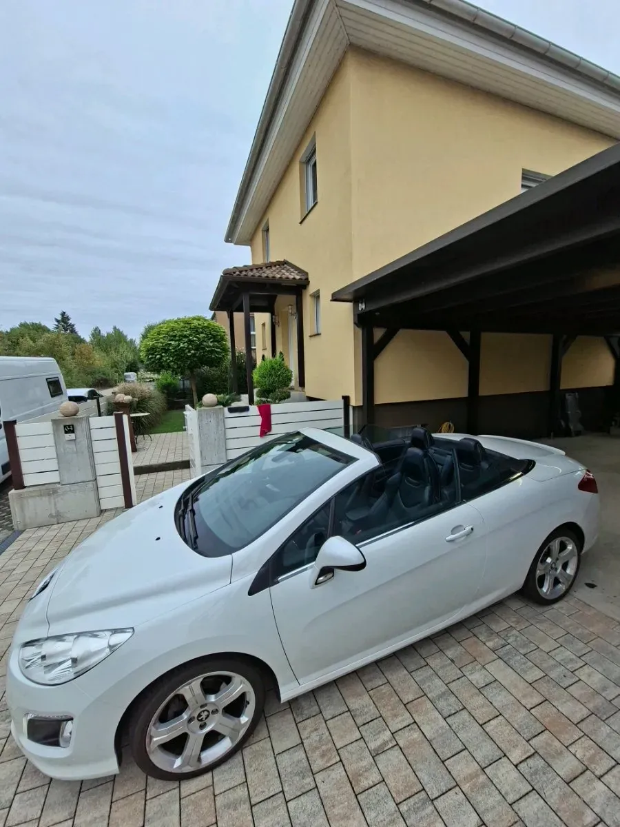 Peugeot 308 2011 photo 2