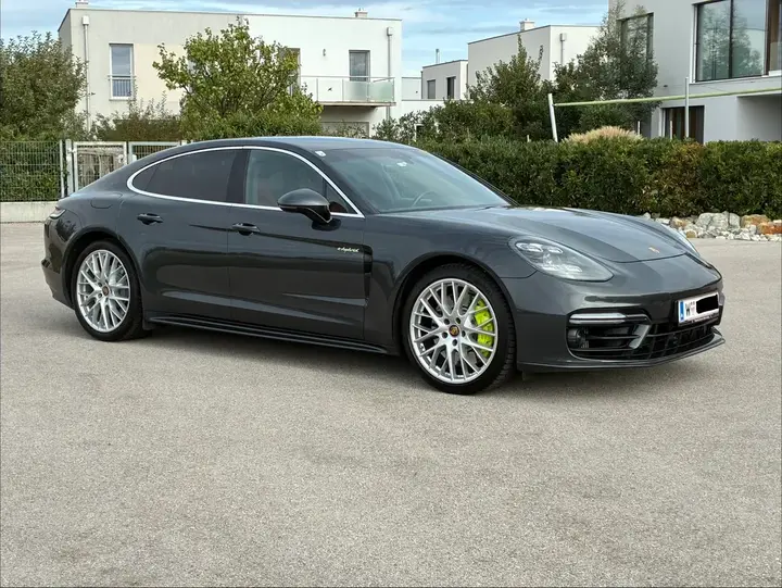 Porsche Panamera 2021 photo 2