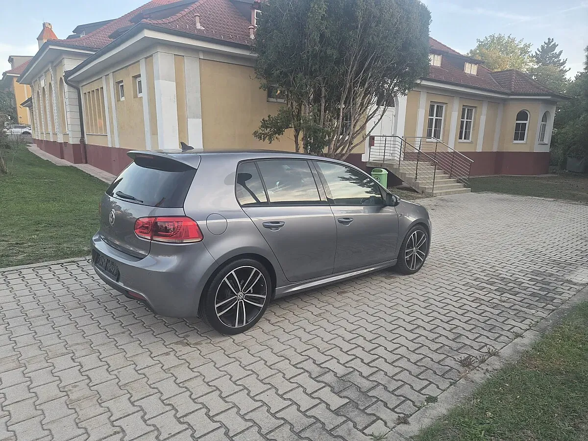 Volkswagen Golf 2012 photo 2