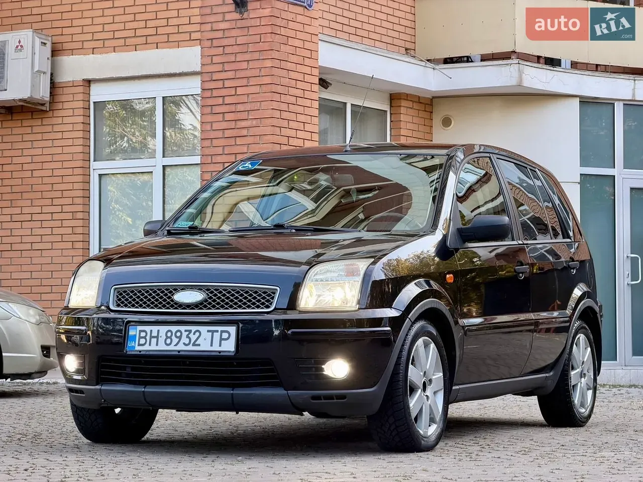 Ford Fusion 2003 photo 4