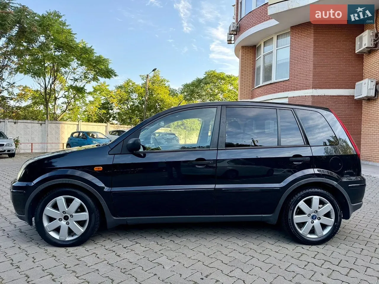 Ford Fusion 2003 photo 5
