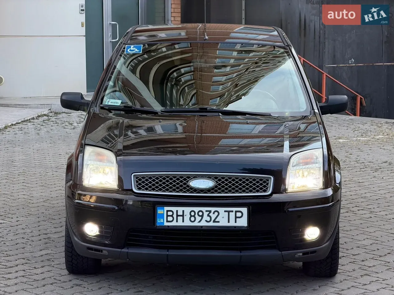 Ford Fusion 2003 photo 2