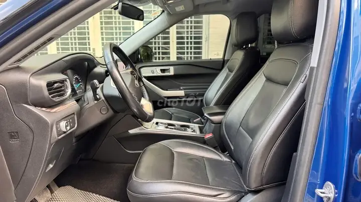 Ford Explorer photo 3