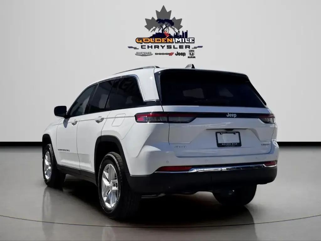 Jeep Grand Cherokee 2026 photo 2