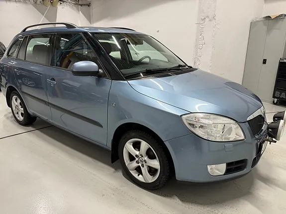 Skoda Fabia 2010 photo 3