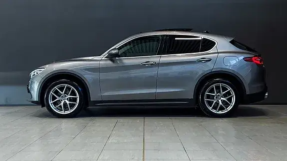 Alfa Romeo Stelvio 2018 photo 2