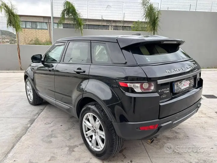 Land Rover Evoque 2021 photo 4
