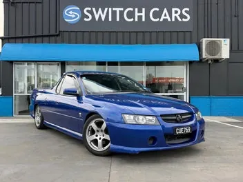 Holden Commodore 2005 photo 2