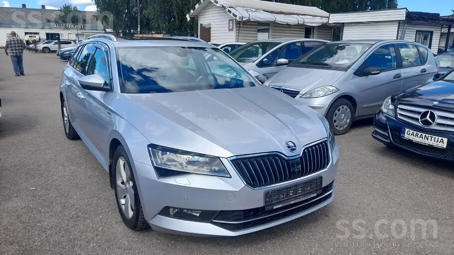 Skoda Superb 2018 photo 4