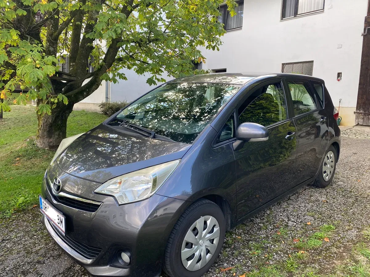 Toyota Verso 2013 photo 3