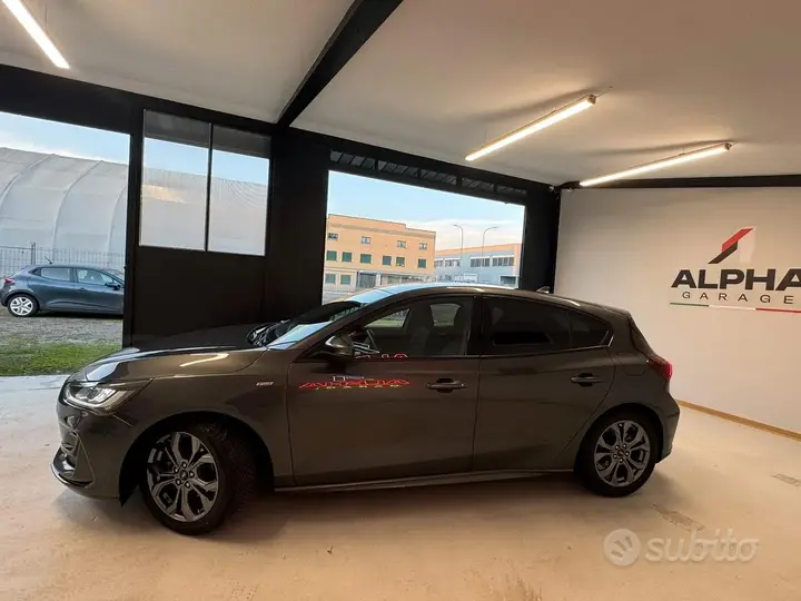 Ford Focus 2024 photo 3