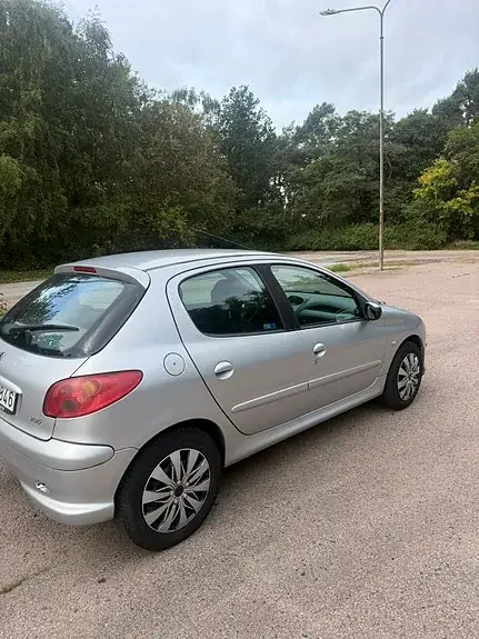 Peugeot 206 2006 photo 2