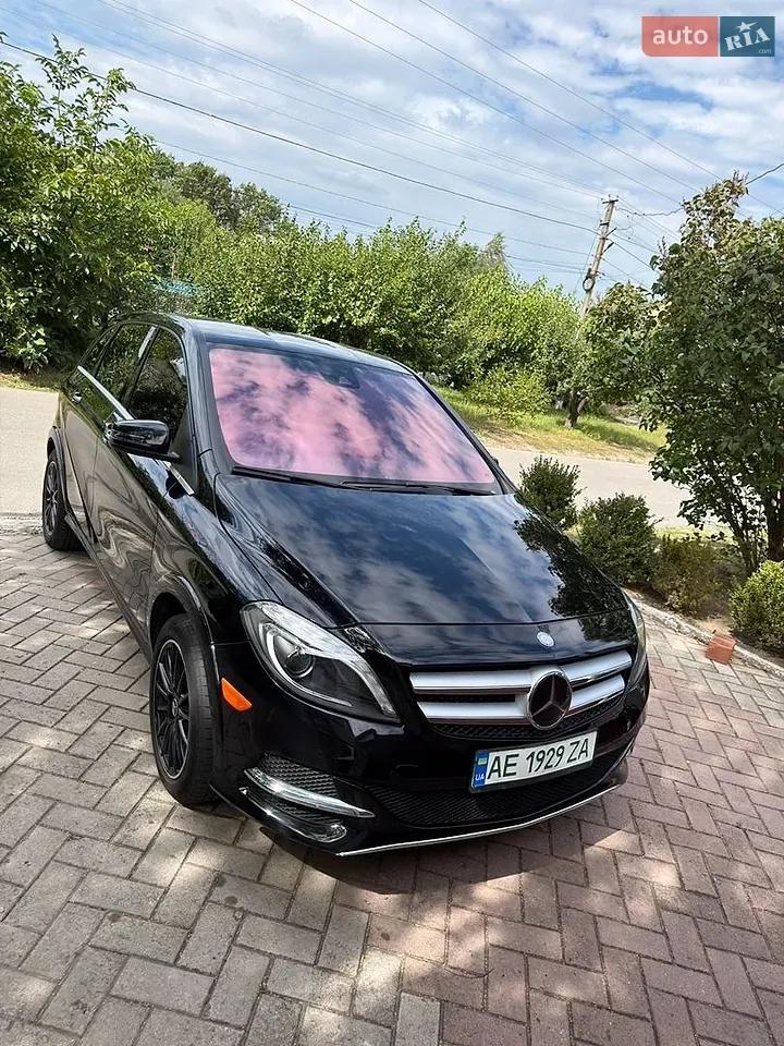 Mercedes-Benz B-Class 2016 photo 2