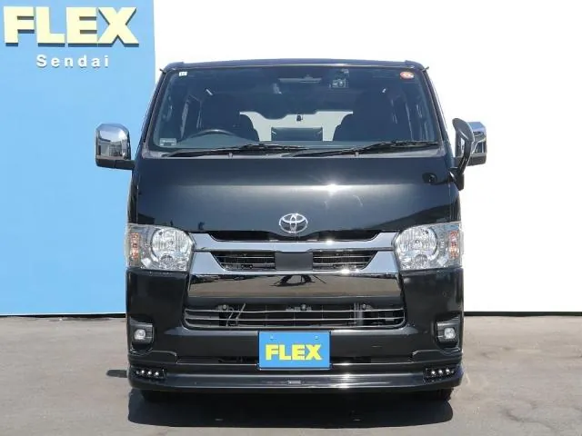 Toyota Hiace 2022 photo 2