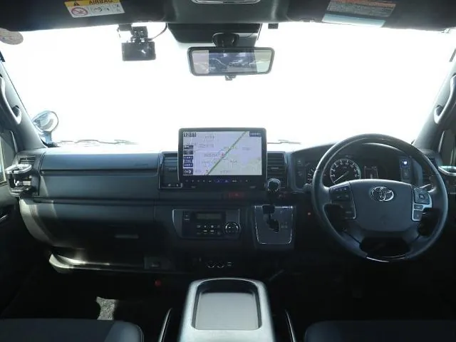 Toyota Hiace 2022 photo 3