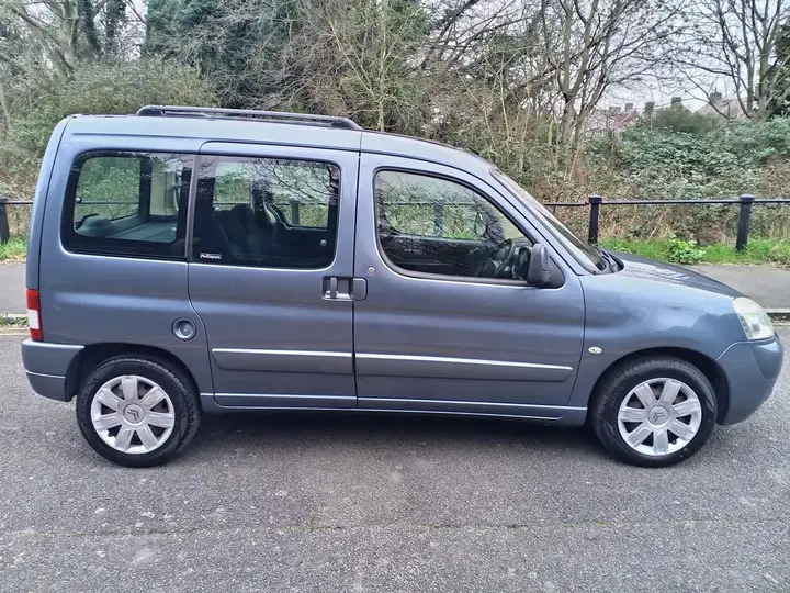 Citroen Berlingo 2007 photo 2