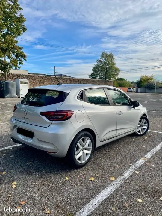 Renault Clio 2020 photo 2