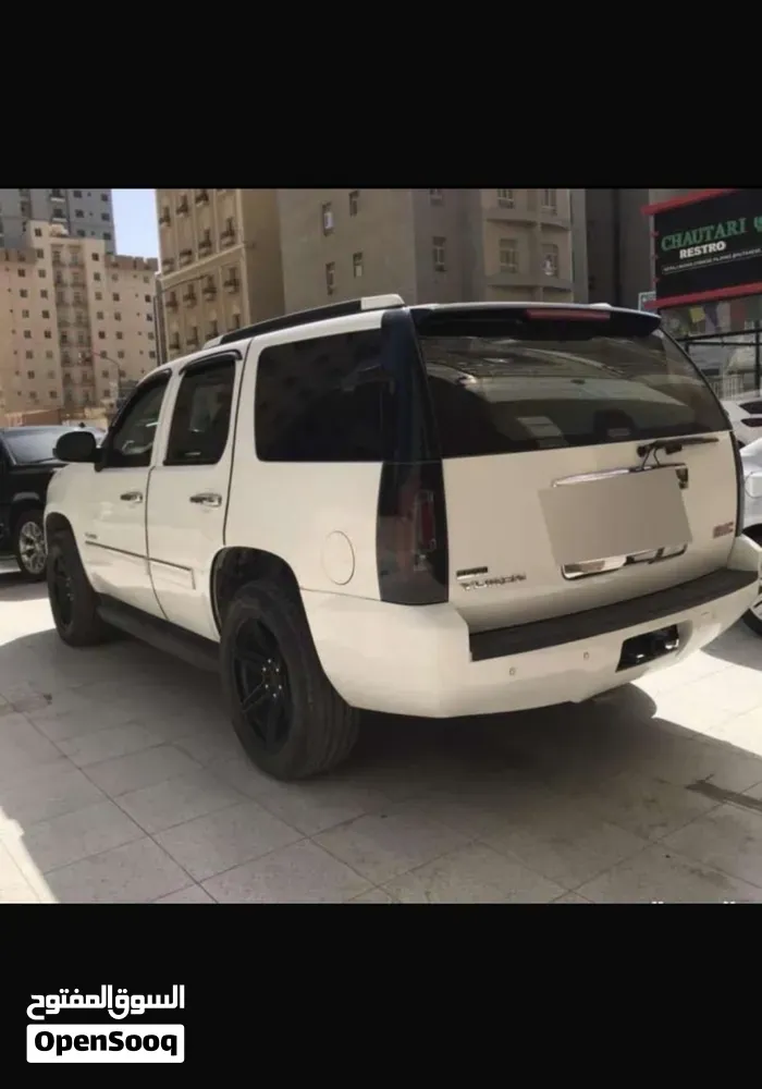 GMC Yukon 2010 photo 3