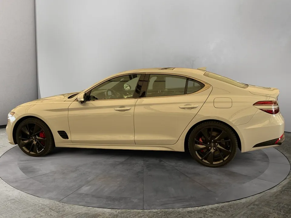 Genesis G70 2023 photo 2