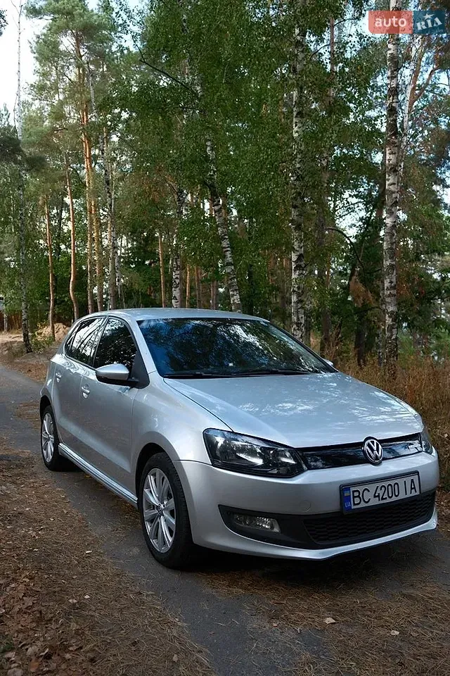 Volkswagen Polo 2012 photo 3