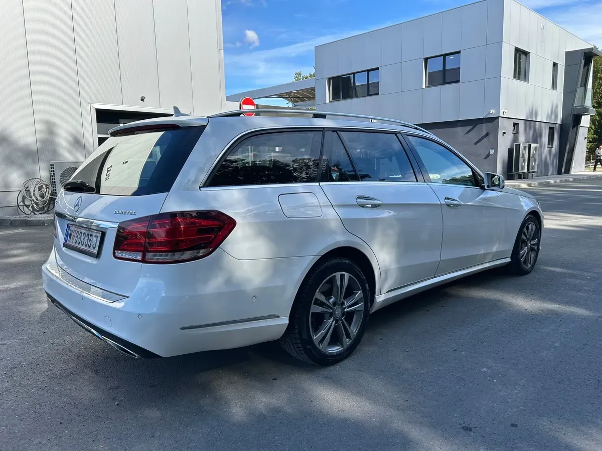 Mercedes-Benz E-Class 2015 photo 2
