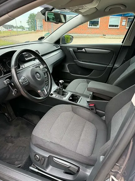 Volkswagen Passat 2011 photo 5