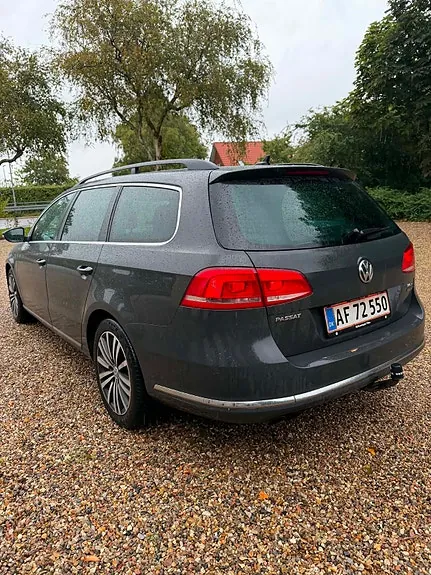 Volkswagen Passat 2011 photo 3