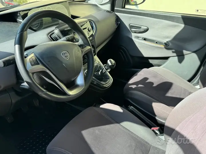 Lancia Ypsilon 2014 photo 5