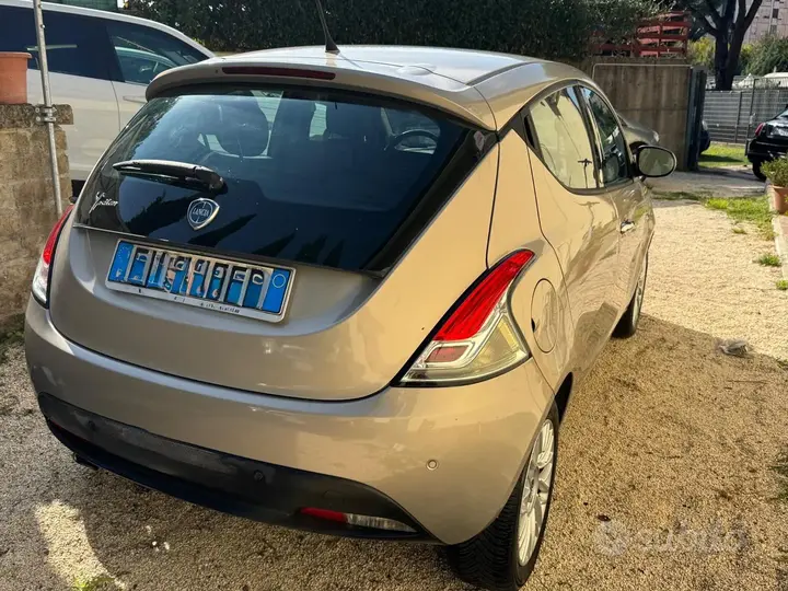 Lancia Ypsilon 2014 photo 3
