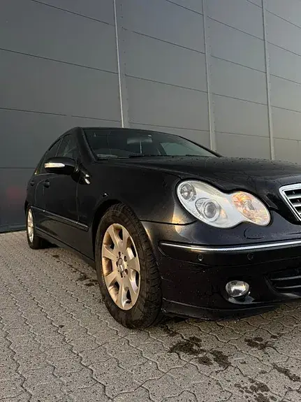 Mercedes-Benz C200 D 2005 photo 3