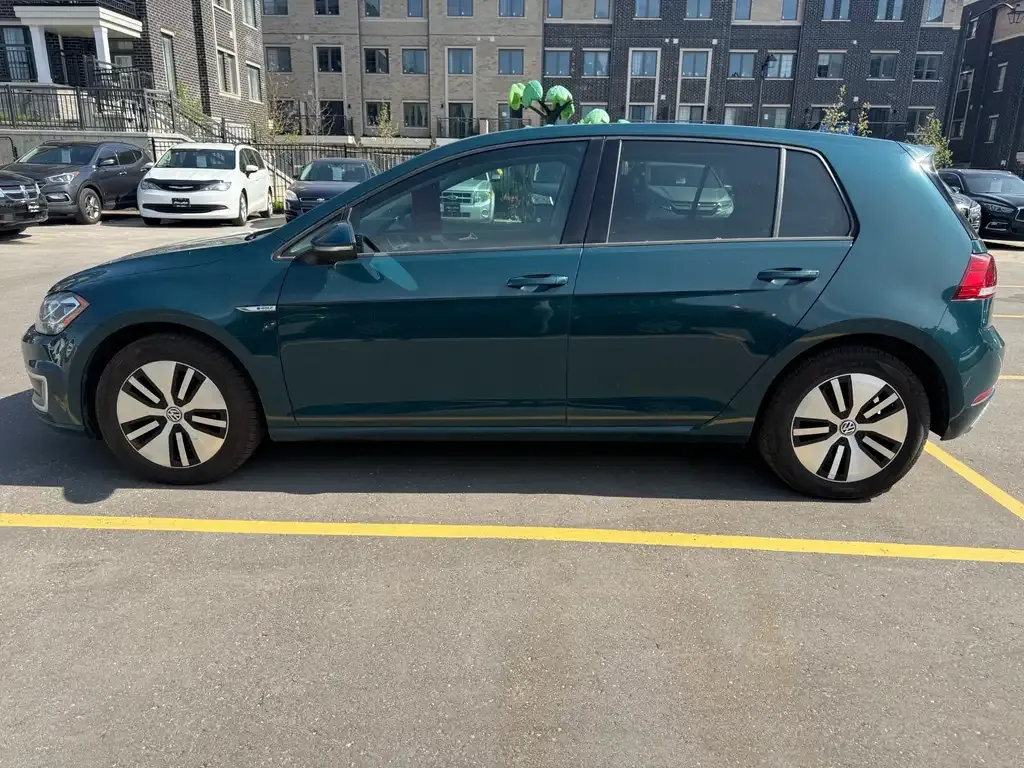 Volkswagen E-Golf 2017 photo 2