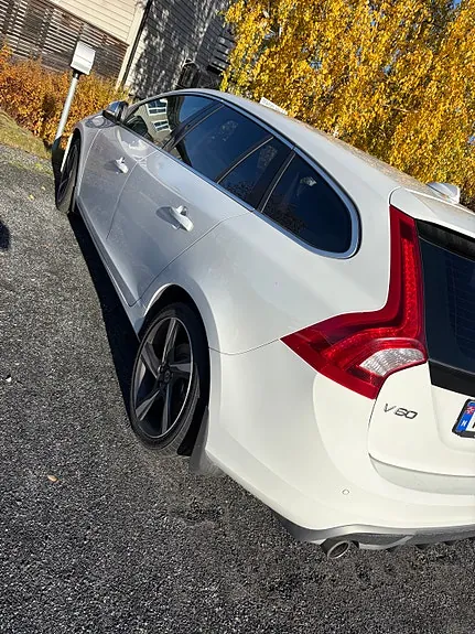 Volvo V60 2012 photo 2