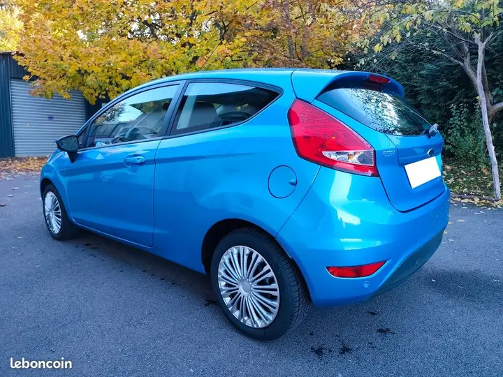 Ford Fiesta 2012 photo 3