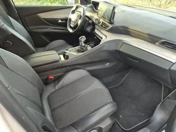 Peugeot 5008 2022 photo 2