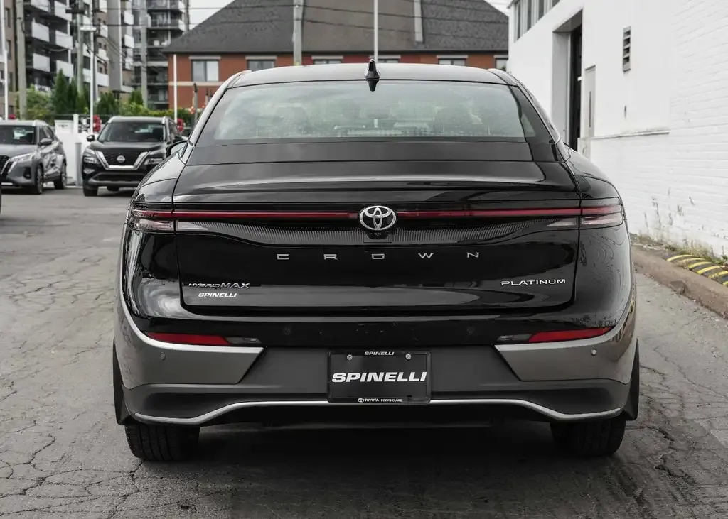 Toyota Crown 2023 photo 5