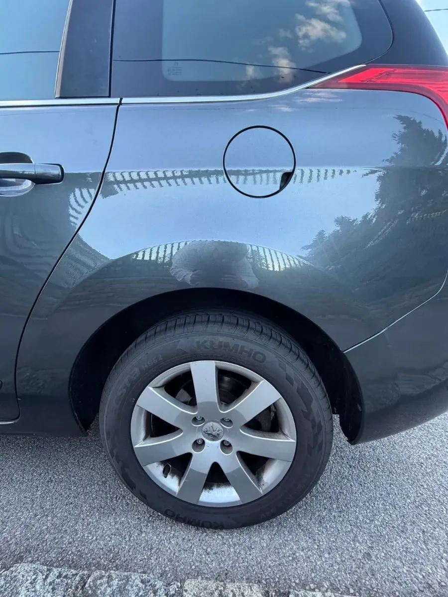 Peugeot 5008 2011 photo 3