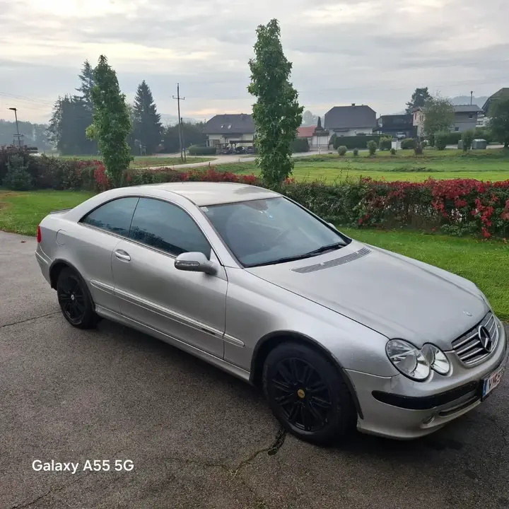 Mercedes-Benz Clk-Class 2003 photo 3