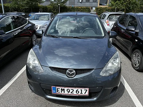Mazda 2 2009 photo 4