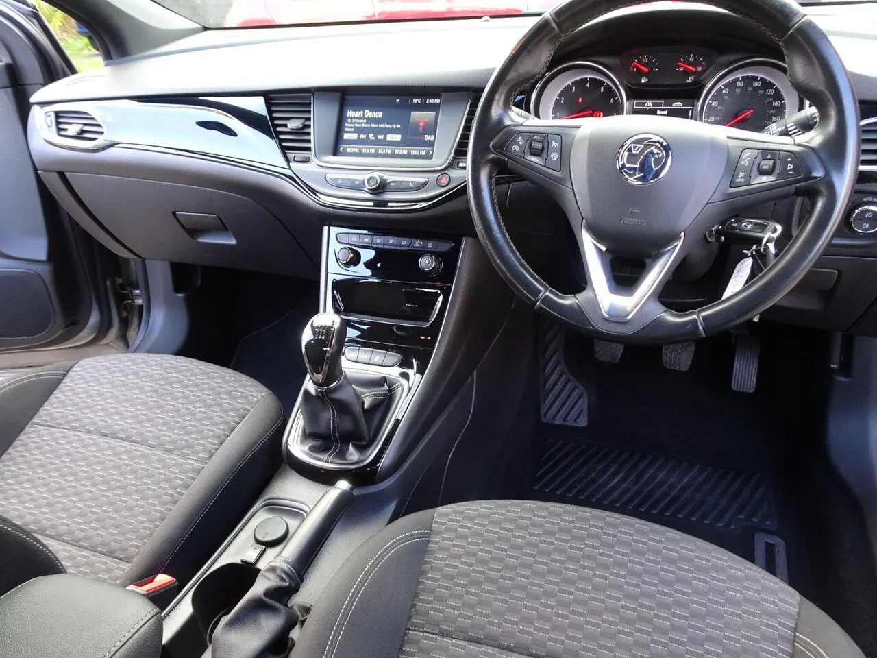 Vauxhall Astra 2017 photo 3
