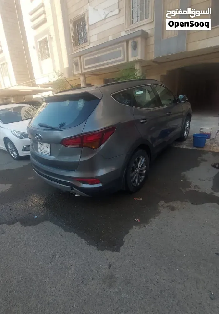 Hyundai Santa Fe 2018 photo 2