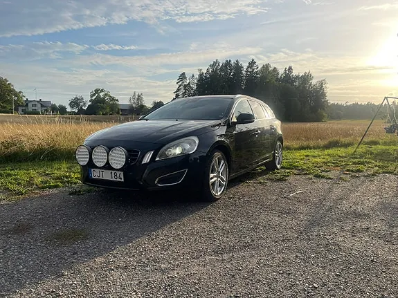 Volvo V60 2011 photo 2