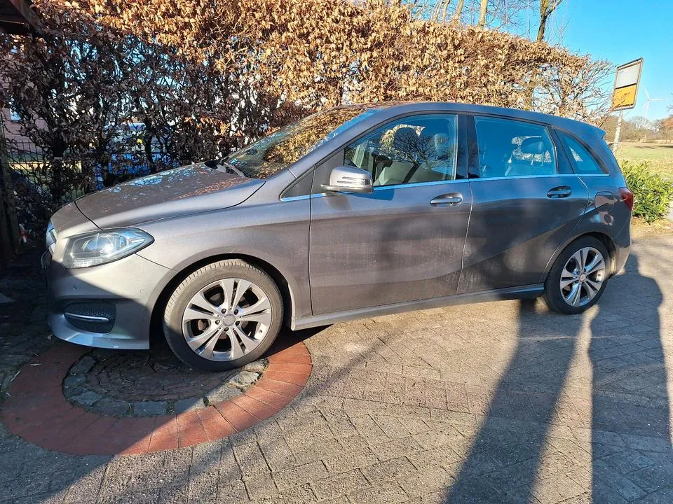 Mercedes-Benz B 180D