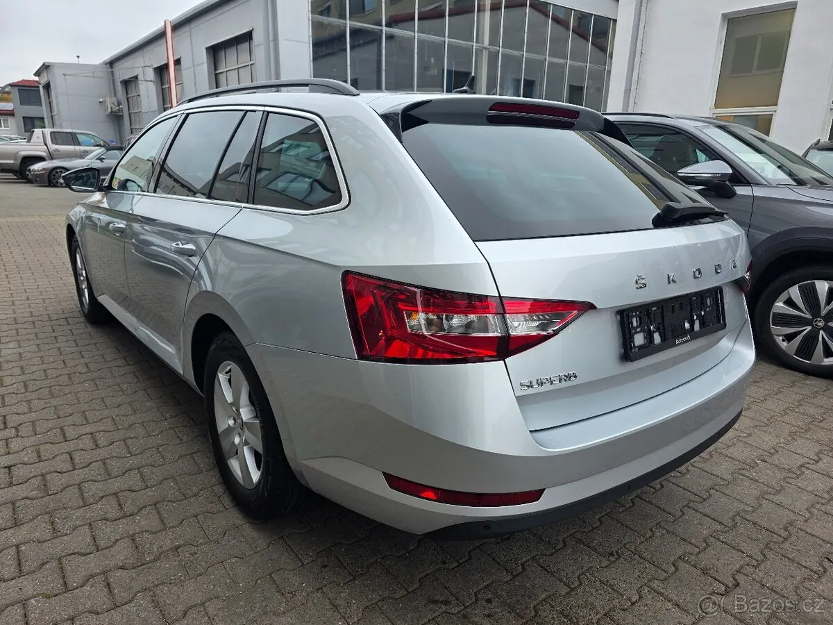 Skoda Superb 2022 photo 4