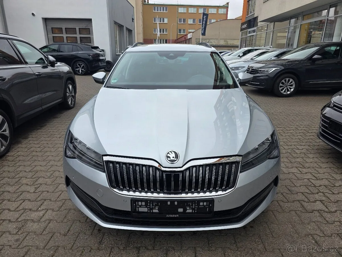Skoda Superb 2022 photo 2