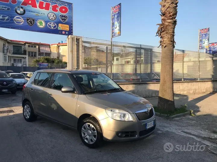 Skoda Fabia 2008 photo 3