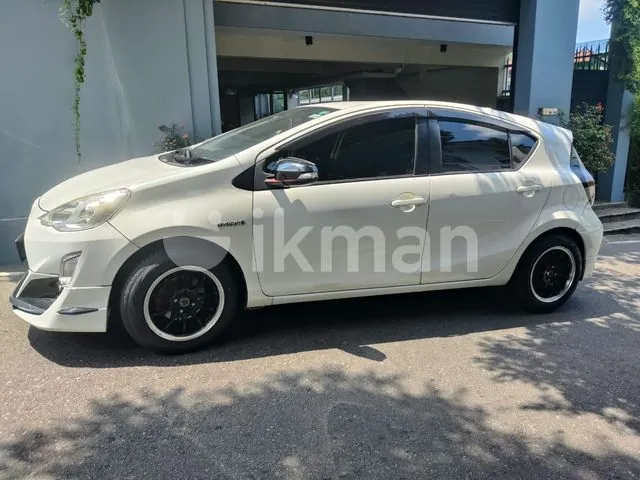 Toyota Aqua 2015 photo 3
