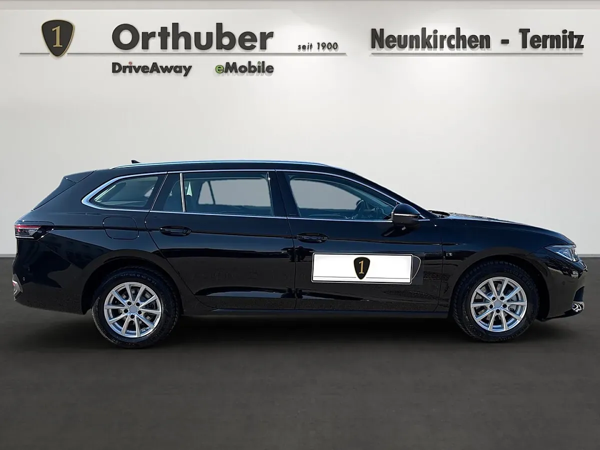 Volkswagen Passat 2025 photo 3