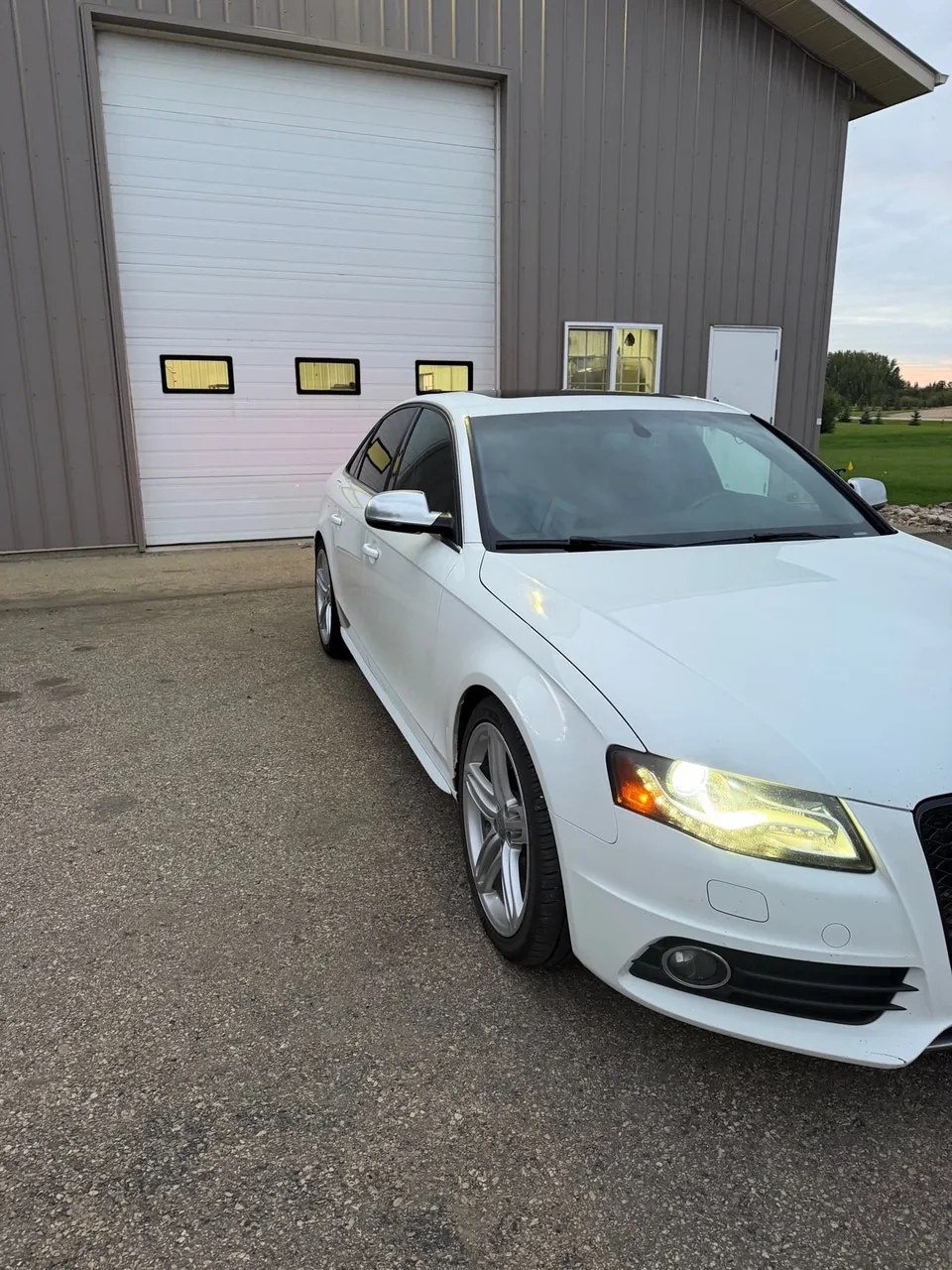 Audi S4 2011 photo 2