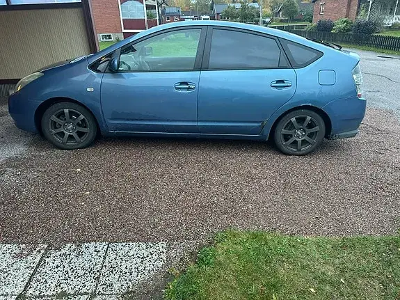 Toyota Prius 2003 photo 2