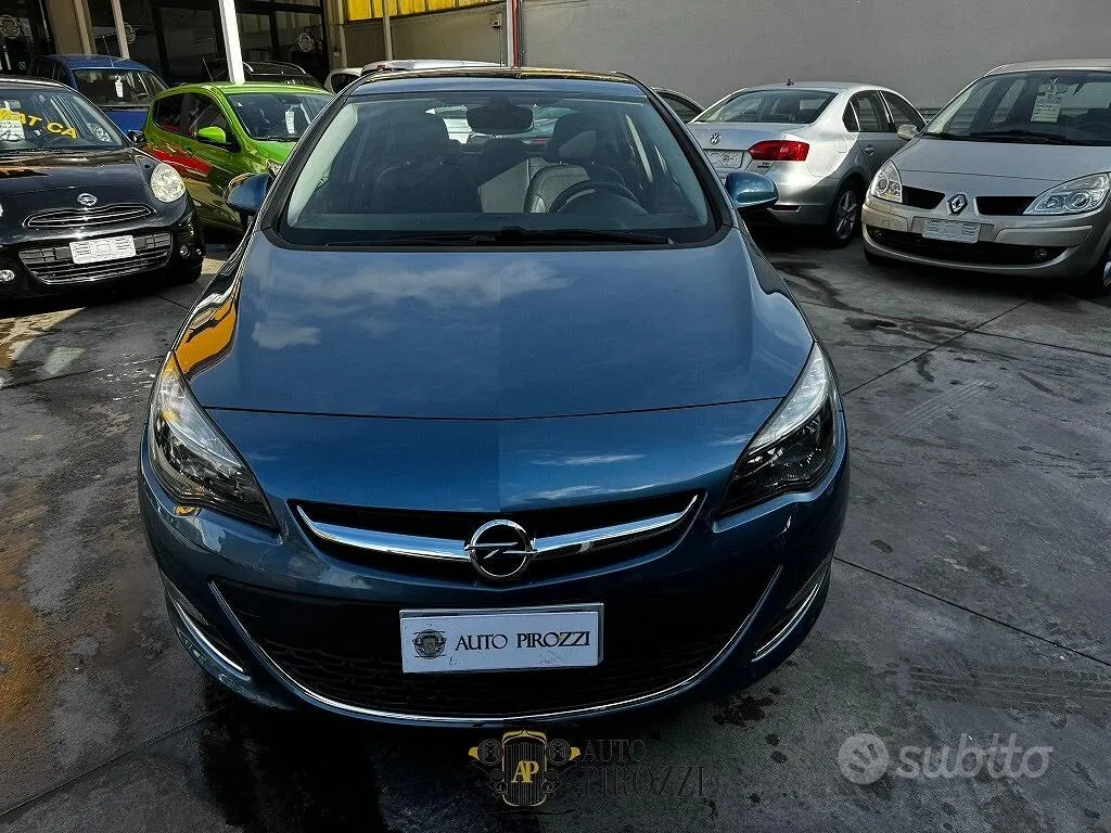 Opel Astra 2014 photo 2